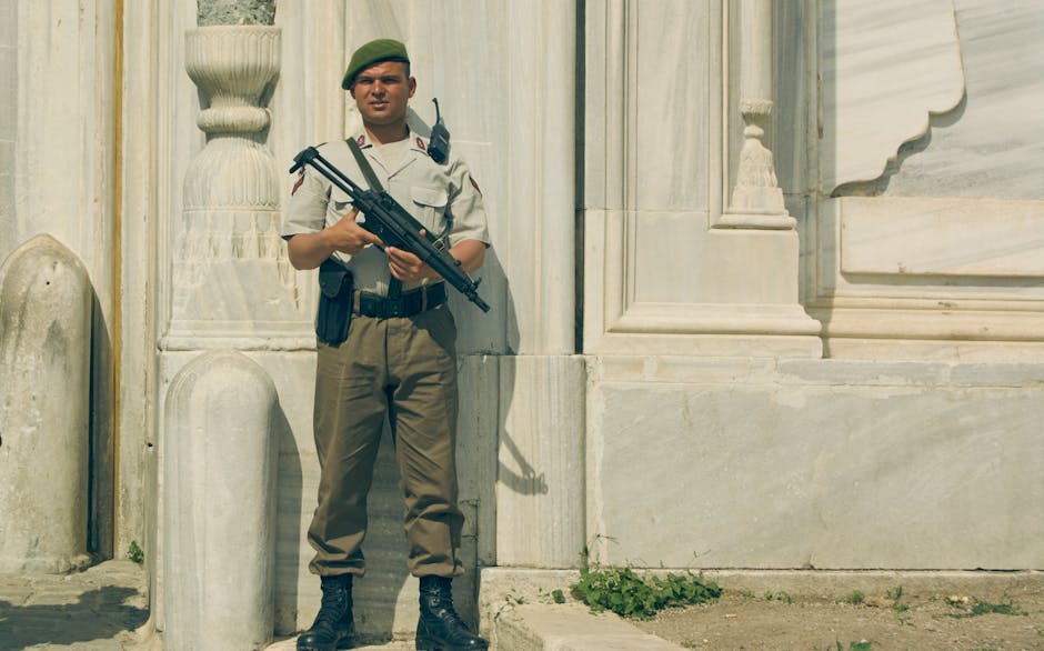 Güvenlik güçleri konsolosluk çevresinde