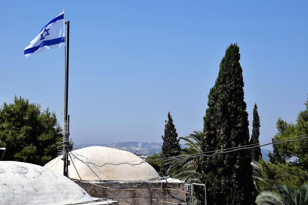 Dimona ve Arad kentlerinde füze saldırısı sonrası hasar