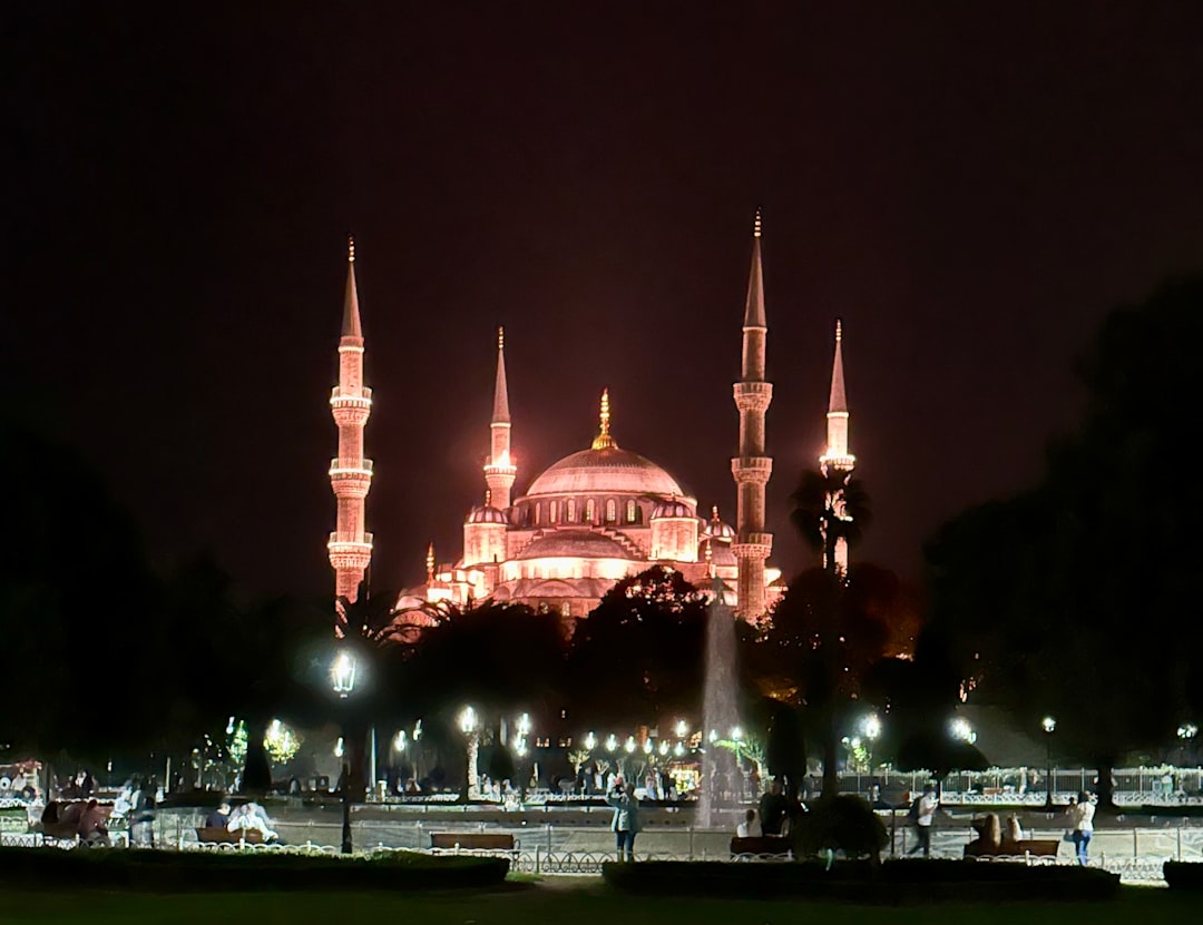 Özgür Özel’den Bayramda Birlik ve Umut Mesajı!