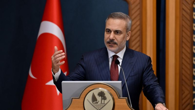 İran'ın İsrail Nükleer Tesislerine Füze Saldırısı Krizi Derinleştiriyor!