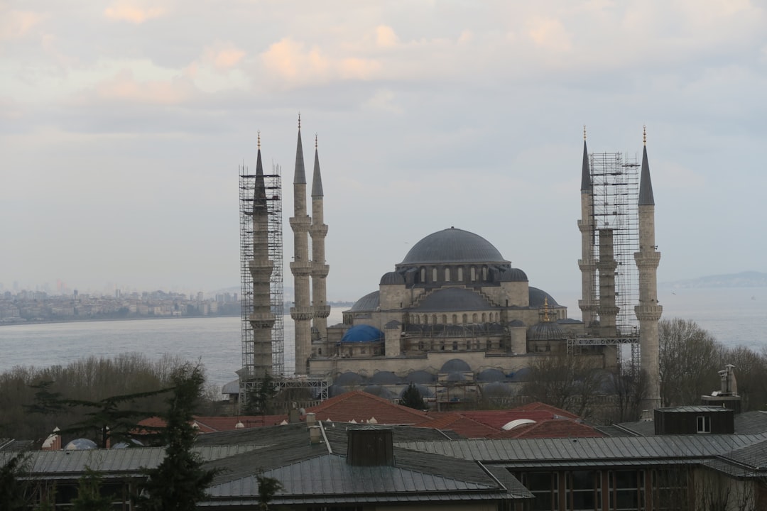 İBB Yolsuzluk Davasında Kritik 4. Gün: İmamoğlu'nun Salondan Çıkarılması Talebi ve Basın Krizi