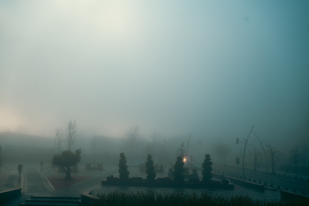 İstanbul yoğun trafik ve sisli hava