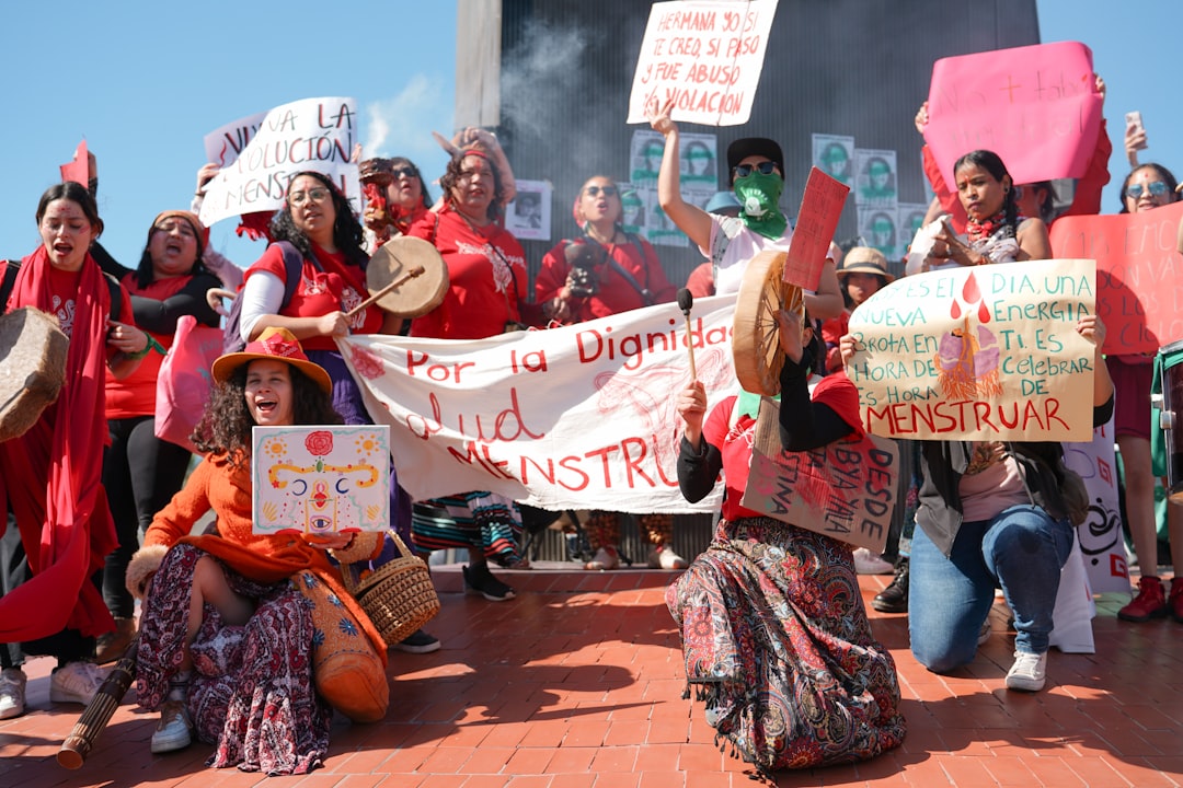 Kadın işçiler işten çıkarılma mücadelesinde