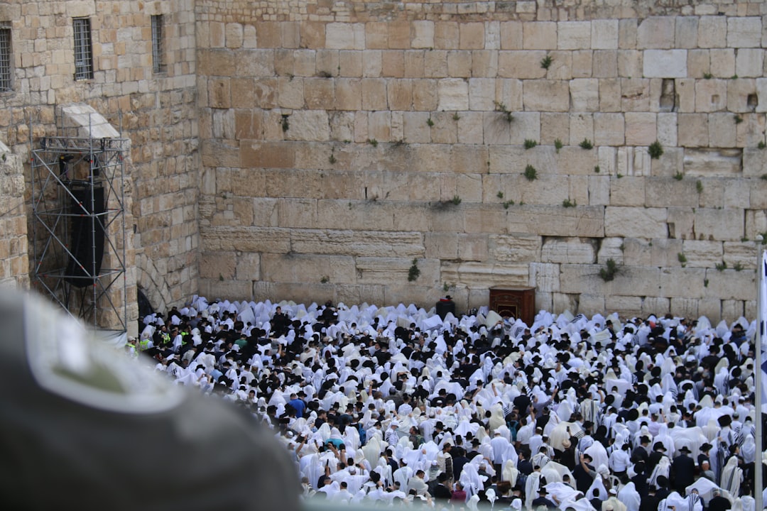 Pedro Sanchez'ten Netanyahu'ya Sert Tepki: Paskalya Ayinine Engelleme Kınandı!