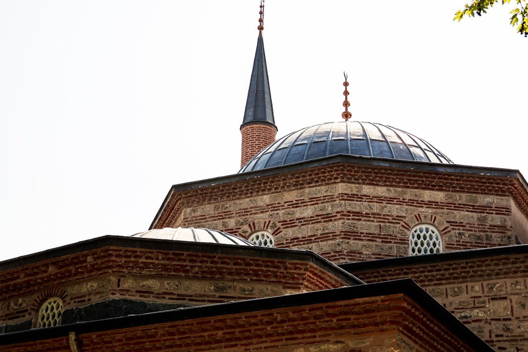 Bursa cami önünde polis müdahalesi