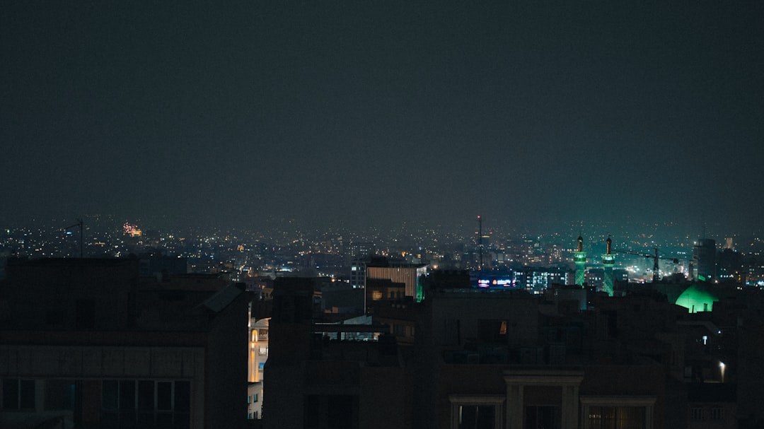Tahran gece manzarası elektrik kesintisi