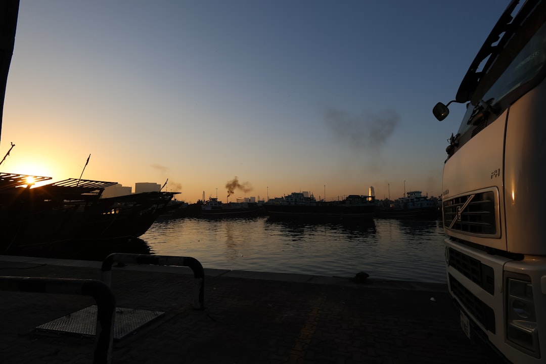 Petrol Fiyatları 100 Doları Aştı! Enerji Piyasasında Kritik Eşik Aşıldı