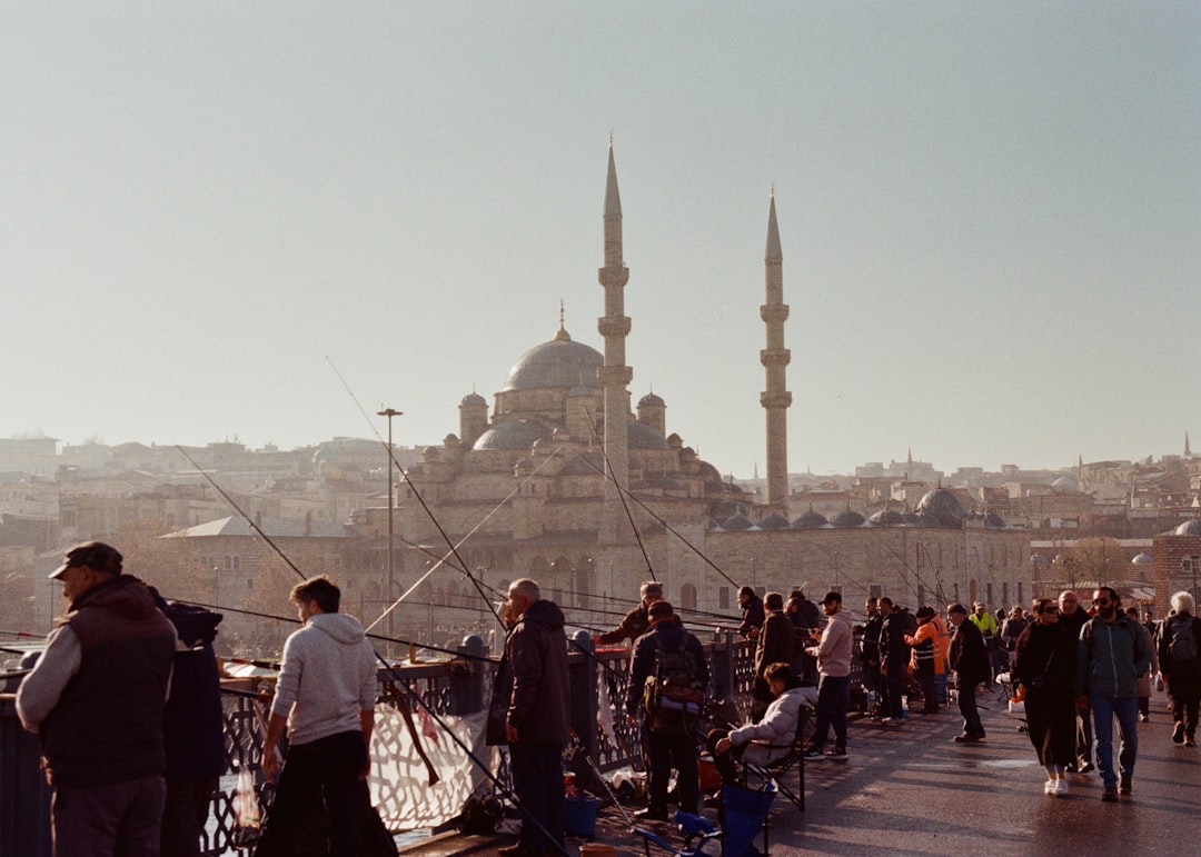 İstanbul'da bayram namazı için toplanan kalabalık