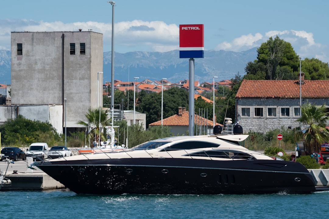 Bodrum marinasında yangın