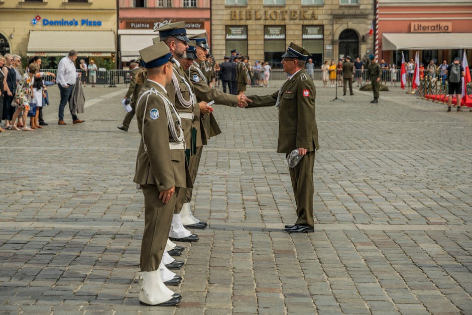 NATO bayrakları ve Avrupa haritası