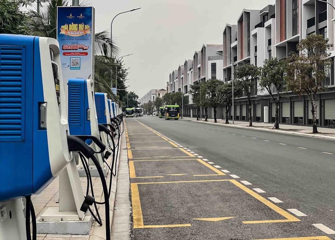 2026’da Elektrikli ve Hibrit Otomobiller Benzinlileri Geride Bıraktı!