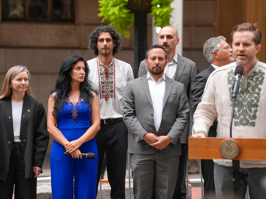 Melania Trump açıklama yaparken